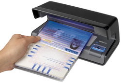 Détecteur de faux billet "Safescan 70", noir, utilisation