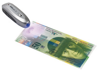 Détecteur de faux billets "Safescan 35", utilisation de la vérification UV