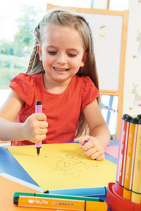 Symbolbild: Anwendung Fasermaler Trio(R) Scribbi