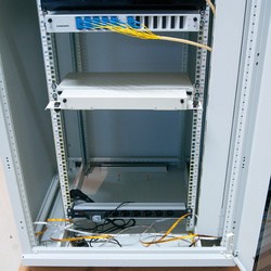 Symbolbild: 19" Netzwerkschrank, Anwendung