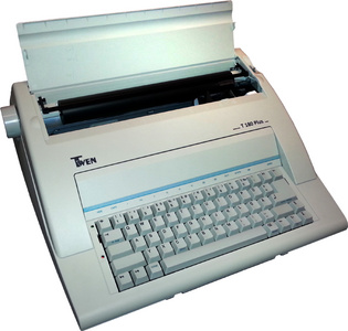 Elektrische Schreibmaschine "TWEN 180 PLUS"