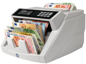 Visuel de référence : compteuse de billets "Safescan 2465-S", en utilisation