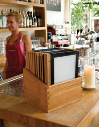 Visuel de référence: utilisation du protège-menus WOOD, dans une boîte de rangement