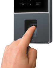 Symbolbild: zeigt die Anwendung mit dem Fingerabdruck-Sensor