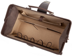 Symbolbild: Doktorentasche HESTON, offen