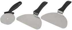 Accessoires : 2 pelles à pizza et 1 roulette à pizza