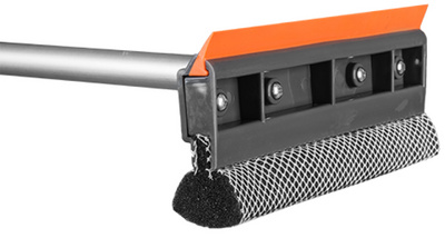 Brosse télescopique pour vitres de véhicule