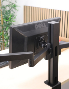 Visuel de référence : montre l'utilisation avec support VESA additionnel (non incl.)