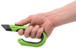 La poignée ergonomique tient parfaitement en main